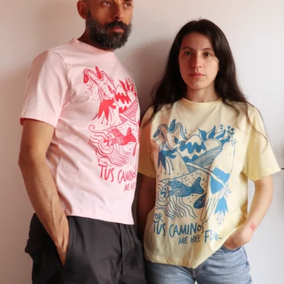 Camiseta Por tus caminos me hice Flor